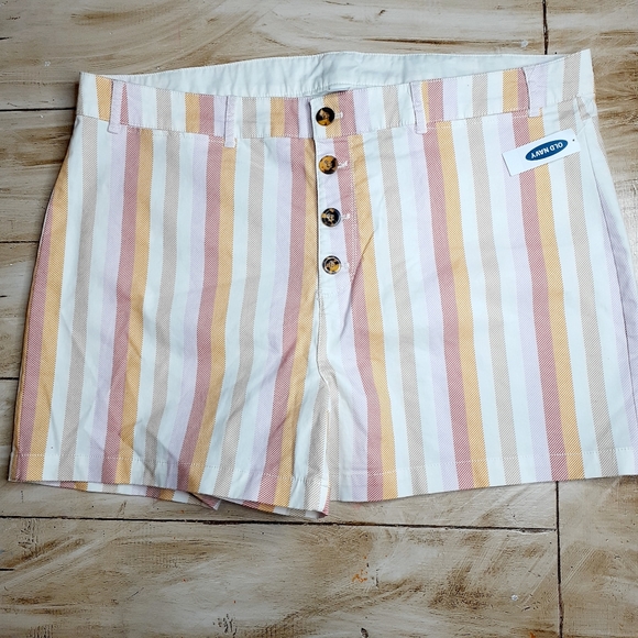 Old Navy Pants - Old Navy Striped Shorts NWT